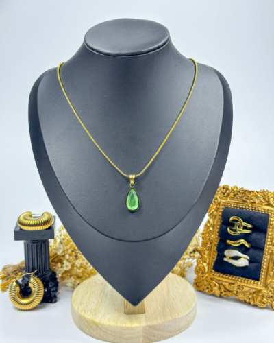 18K Gold Olive Green Pendant Necklace
