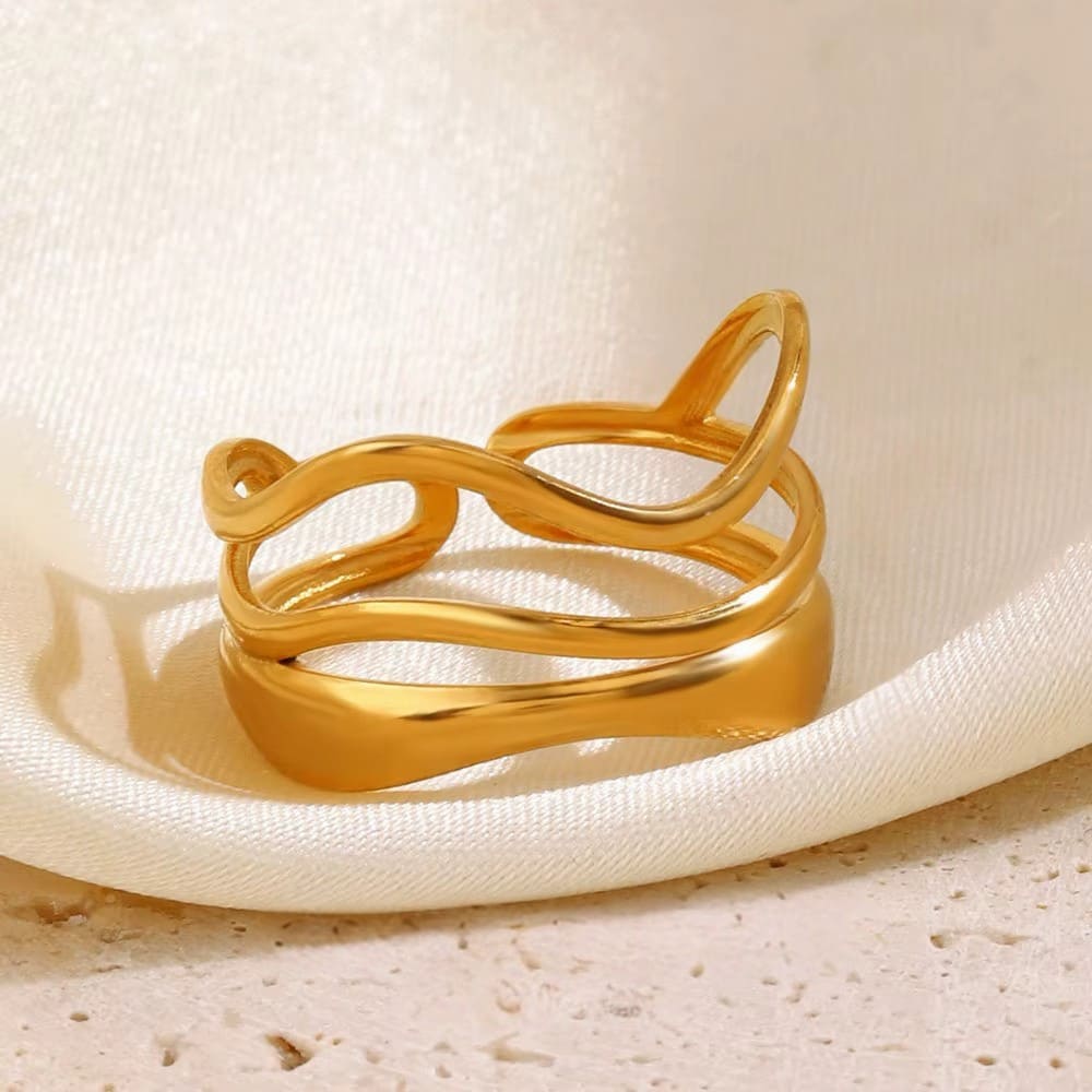 Bague femme Wavy ring plaquée or 18 carats en acier inoxydable - Lumine Jewelry Maroc - Image 3