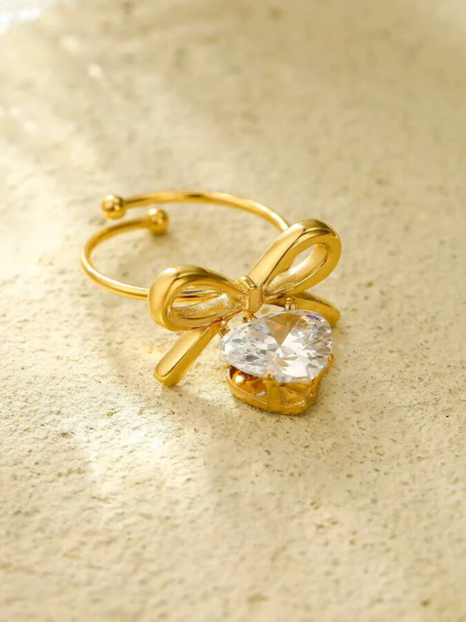 Bague femme MARCI HEART & BOW RING plaquée or 18 carats en acier inoxydable - Lumine Jewelry Maroc - Image 3